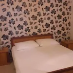 Отель Adriana