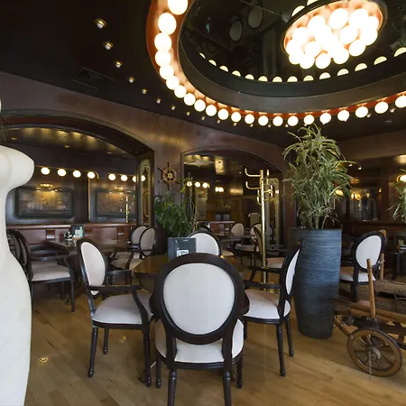 Hotel Adriana 3*