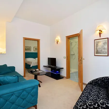 Hotel Adriana 3*