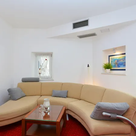 Hotel Adriana