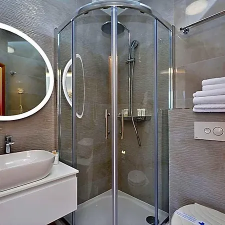 Otel Adriana 3*