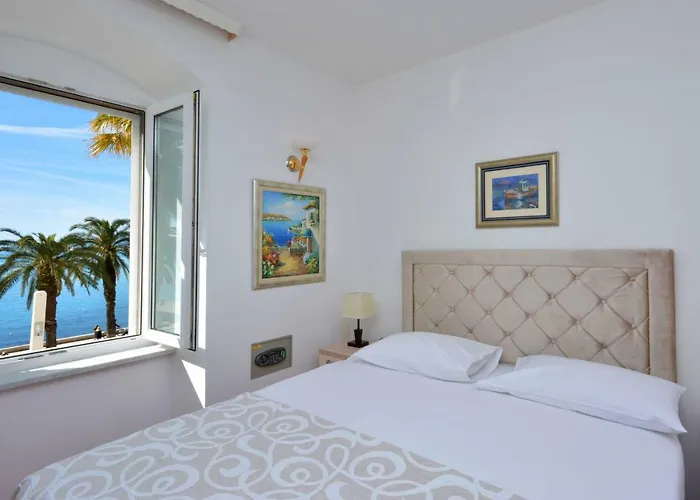 Adriana Hotel 3*