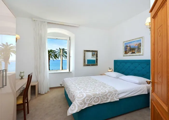 アドリアーナ 3*