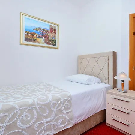 Adriana Hotel