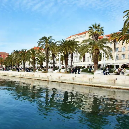 Adriana Hotel 3*